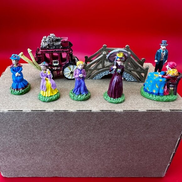 FALLS COLLECTION Other - VTG LIBERTY FALL HAND PAINTED PEWTER FIGURINES - 8 PCS w/o BOX